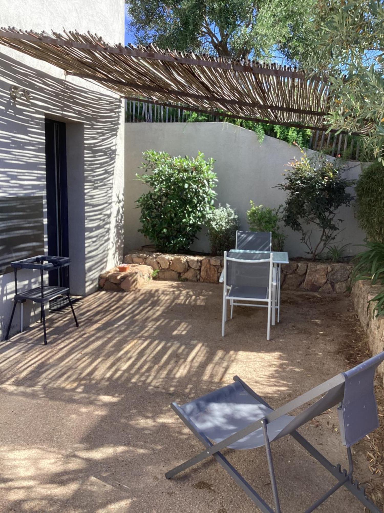 Casa Laurel Apartman Figari  Kültér fotó